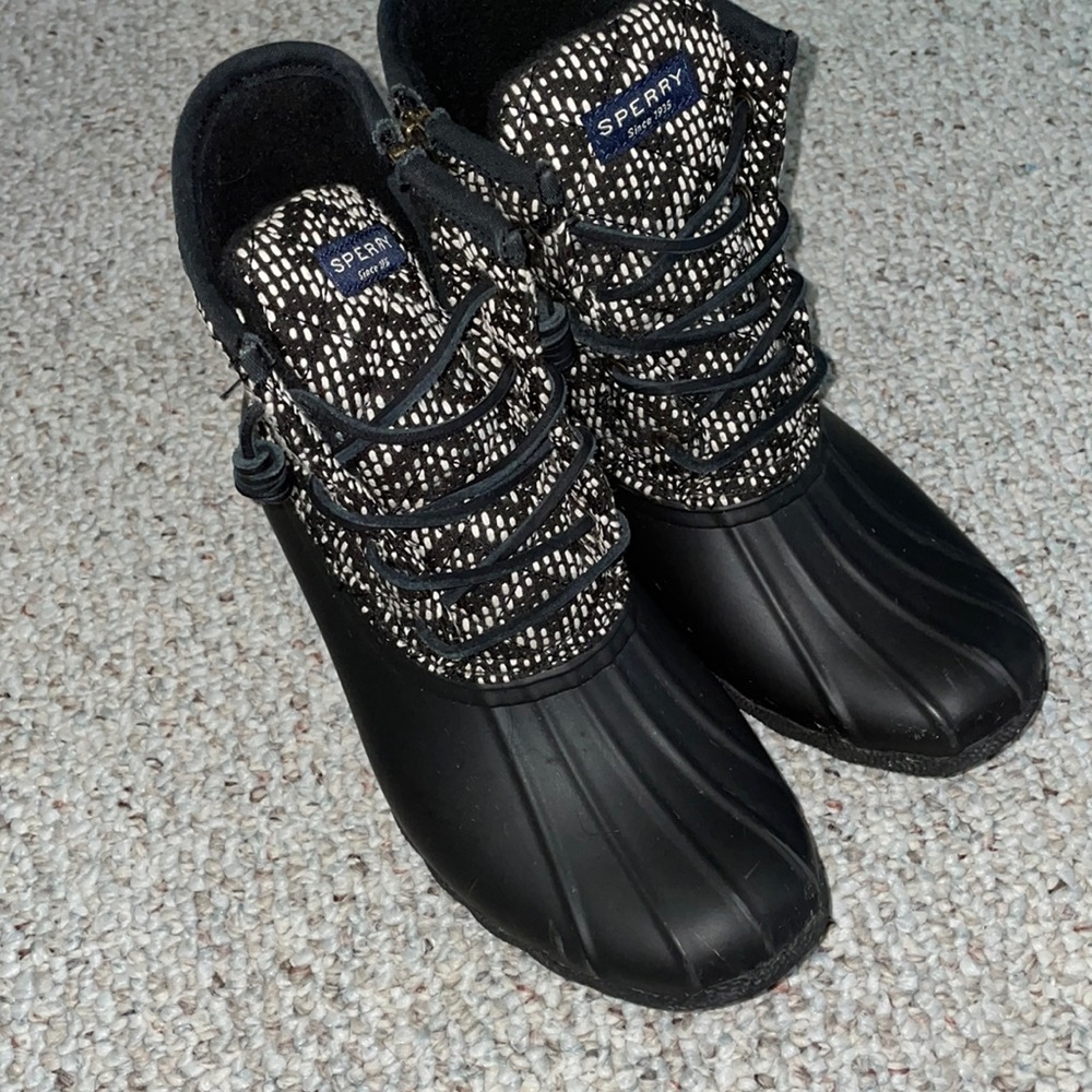 Sperry duck boots 🖤